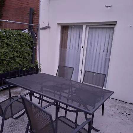 House For Tommorland 700 M In 2850 Ferienhaus