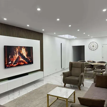 House For Tommorland 700 M In 2850 Semesterbostad Boom